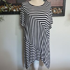 CJ Banks Black and White Asymmetrical Dolman Sleeve Dress